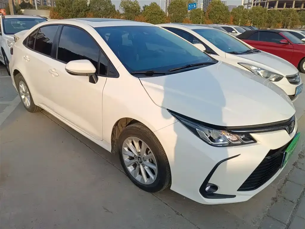 Toyota Corolla — фото 4