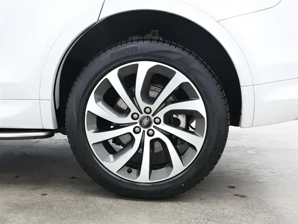 Land Rover Discovery Sport Hybrid — фото 9