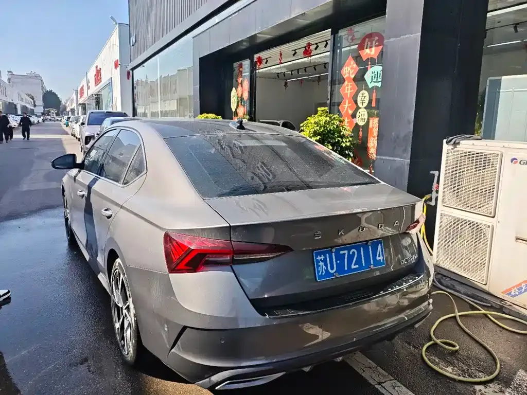 Skoda Octavia — фото 3