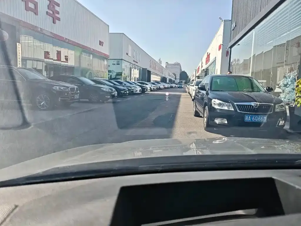 Skoda Octavia — фото 7
