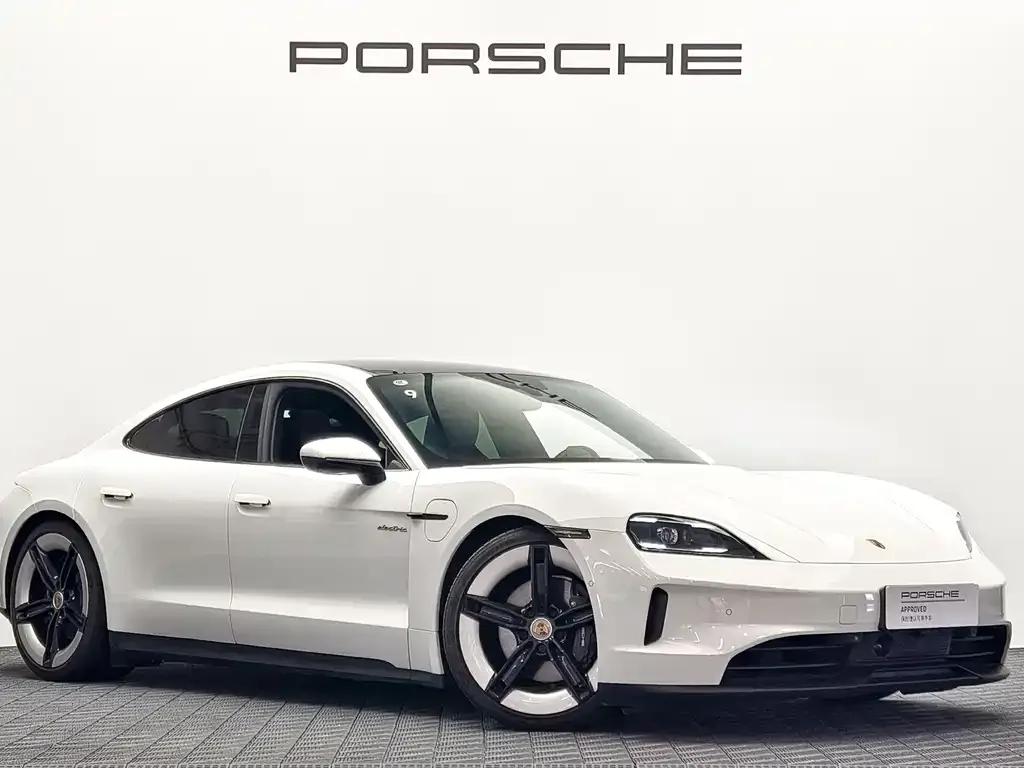 Porsche Taycan — фото 1