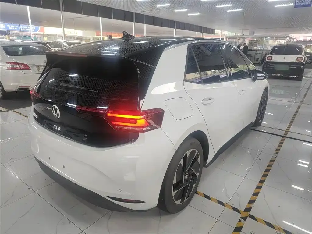 Volkswagen ID.3 — фото 7