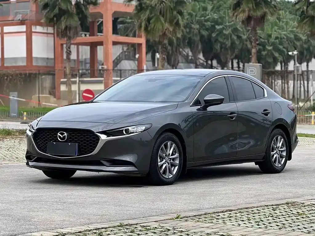 Mazda 3 Axela — фото 1