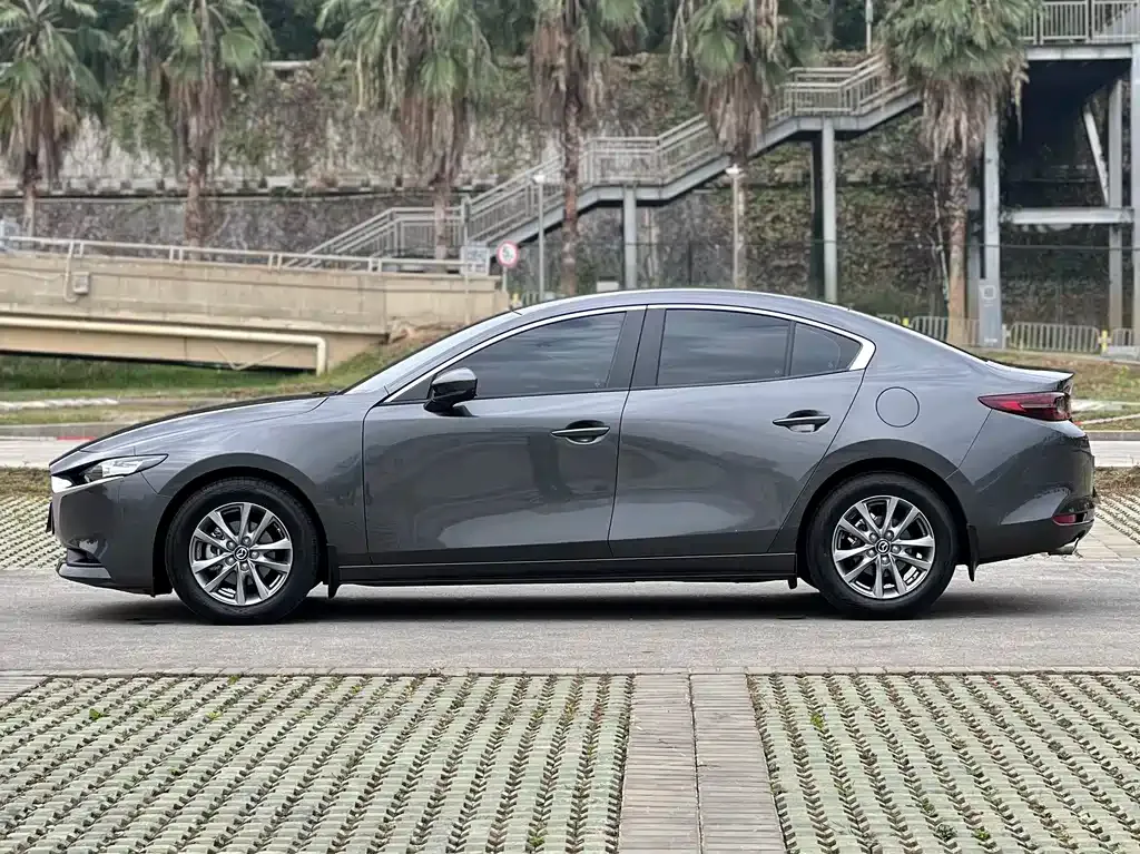 Mazda 3 Axela — фото 2