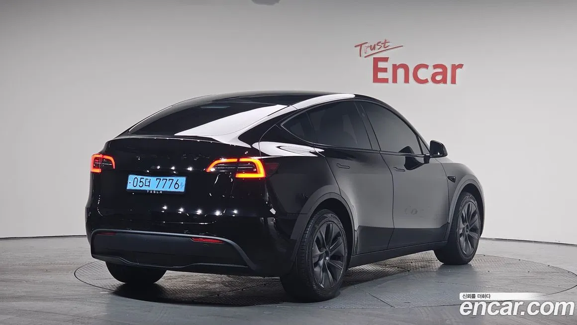 Tesla Model Y — фото 2