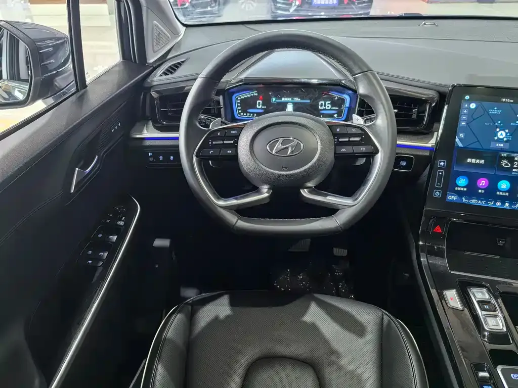 Hyundai Custo — фото 8