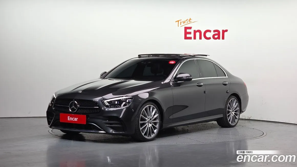 Mercedes-Benz E-Class — фото 1