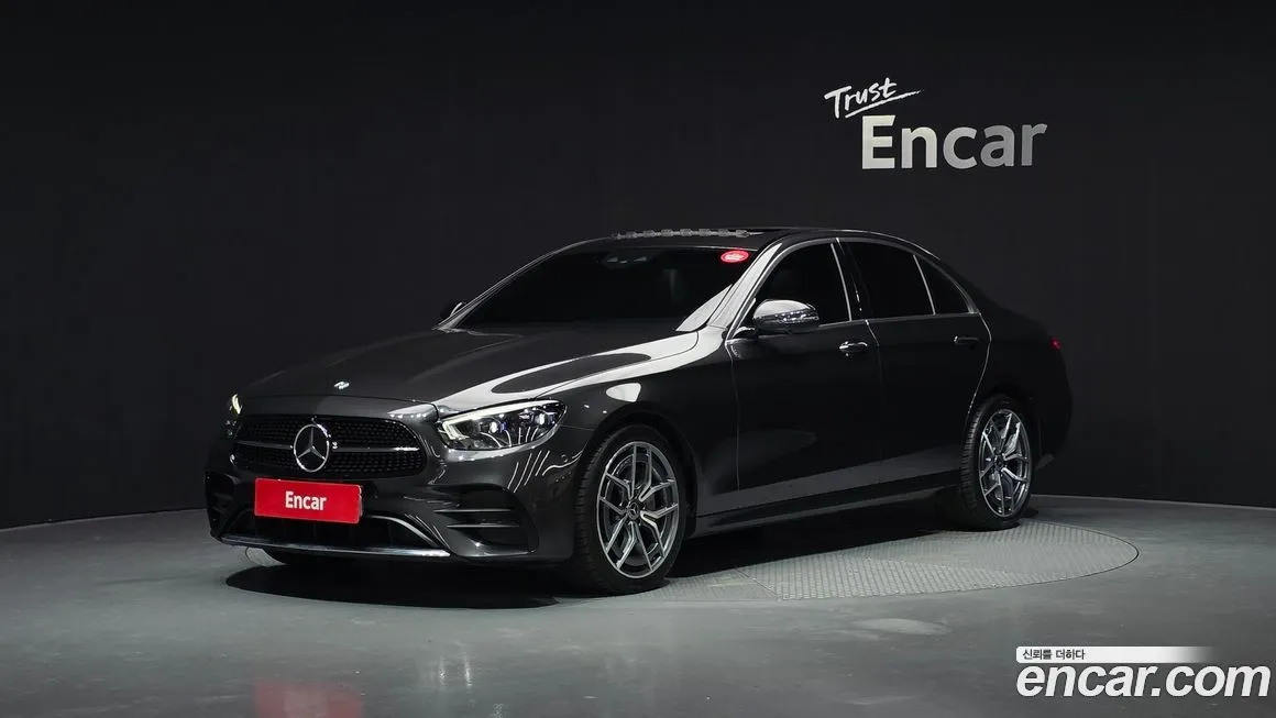 Mercedes-Benz E-Class — фото 1