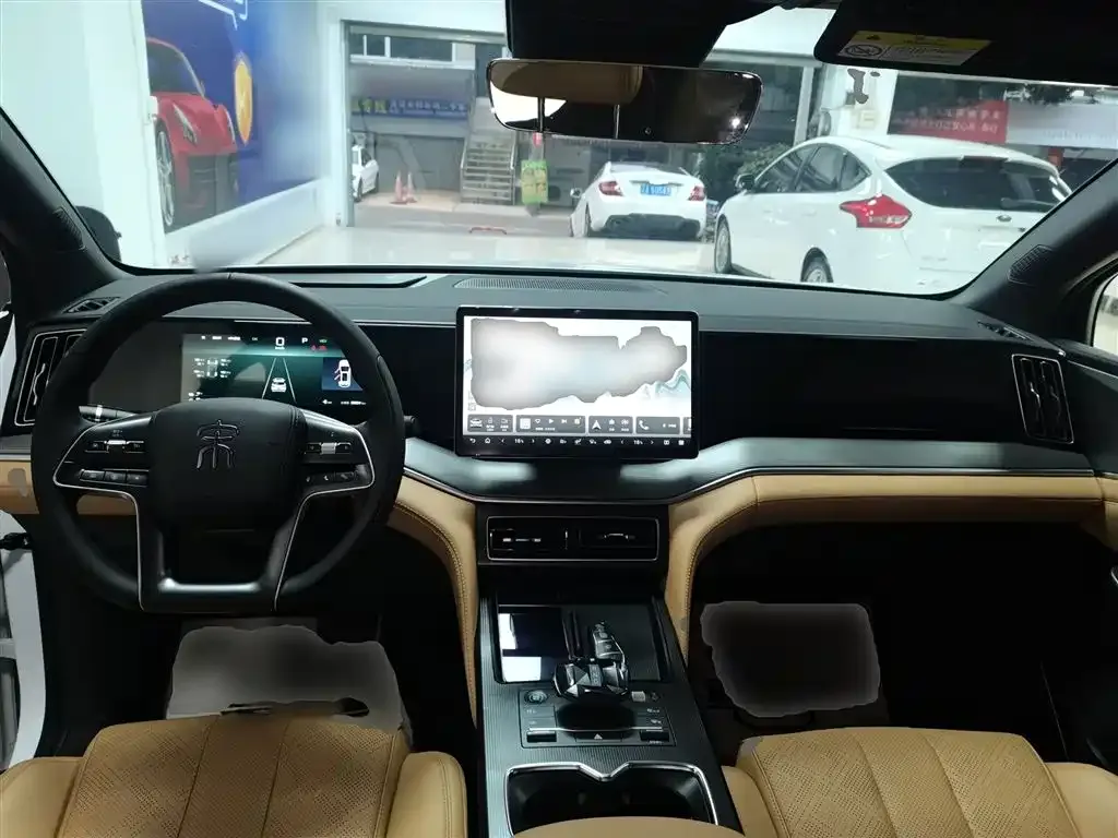 BYD L DM-i — фото 10