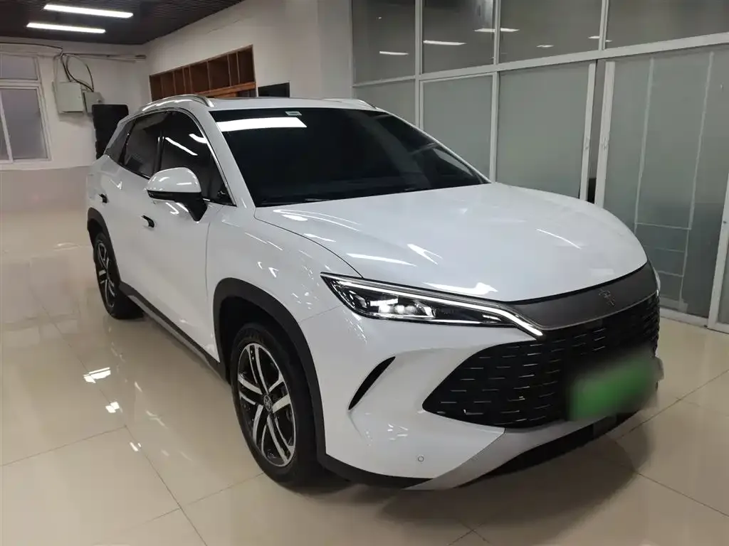 BYD L DM-i — фото 4