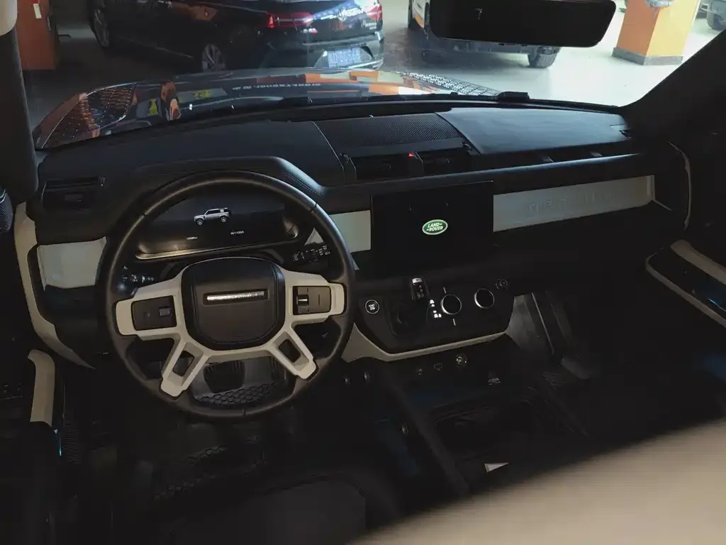 Land Rover Defender — фото 10
