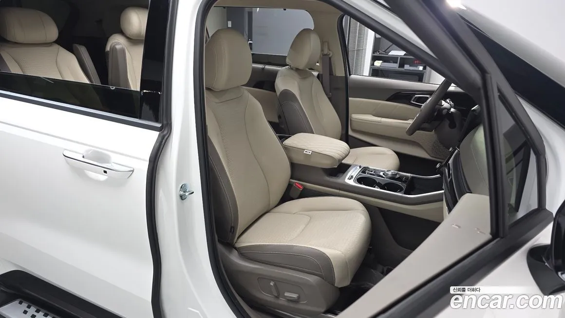 Kia Carnival — фото 10