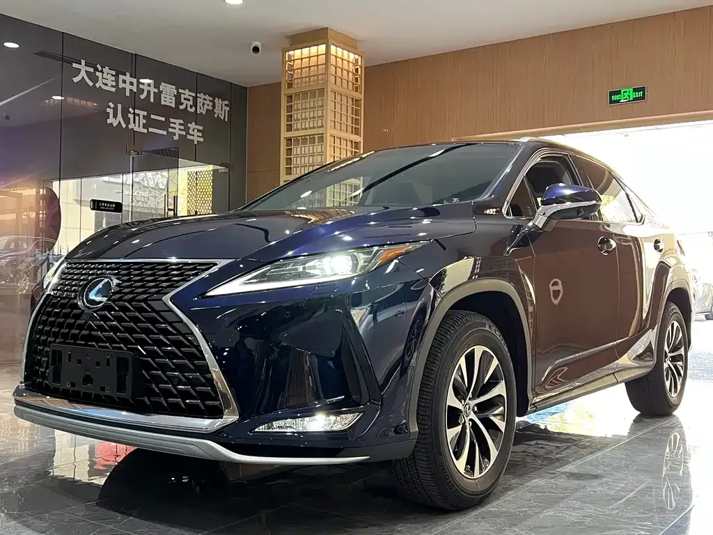 Lexus RX — фото 1
