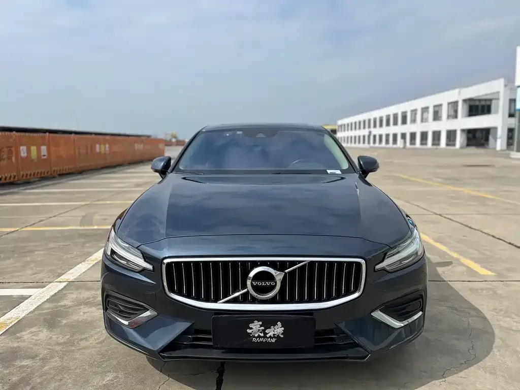 Volvo S60 — фото 2