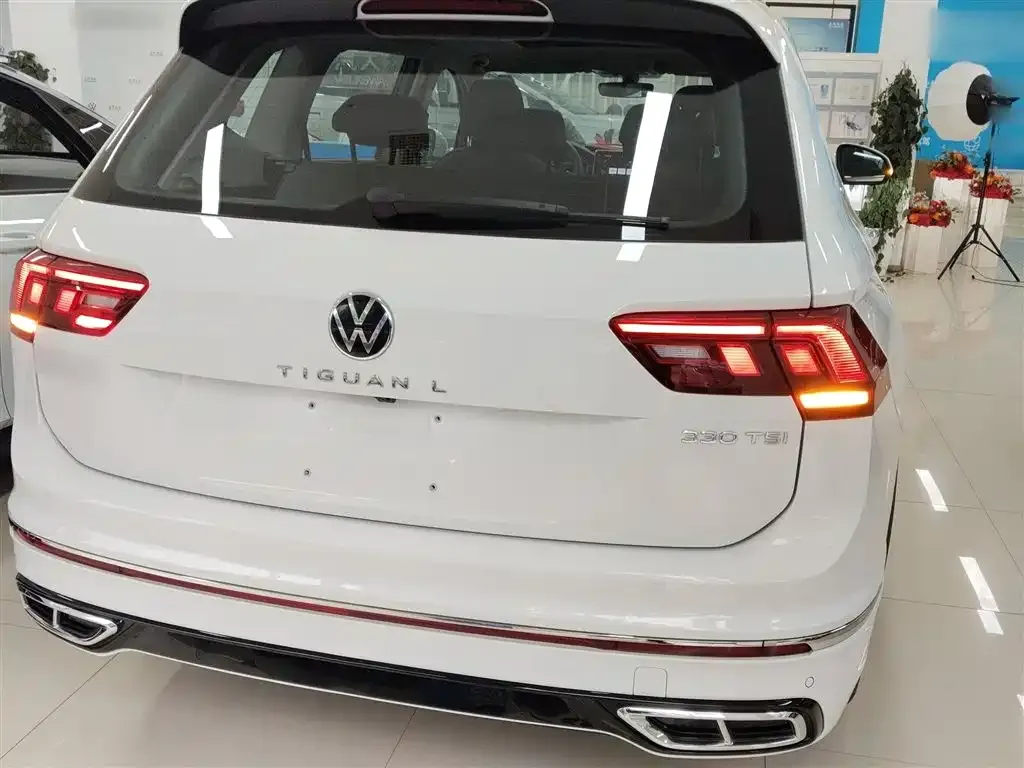 Volkswagen Tiguan L — фото 6
