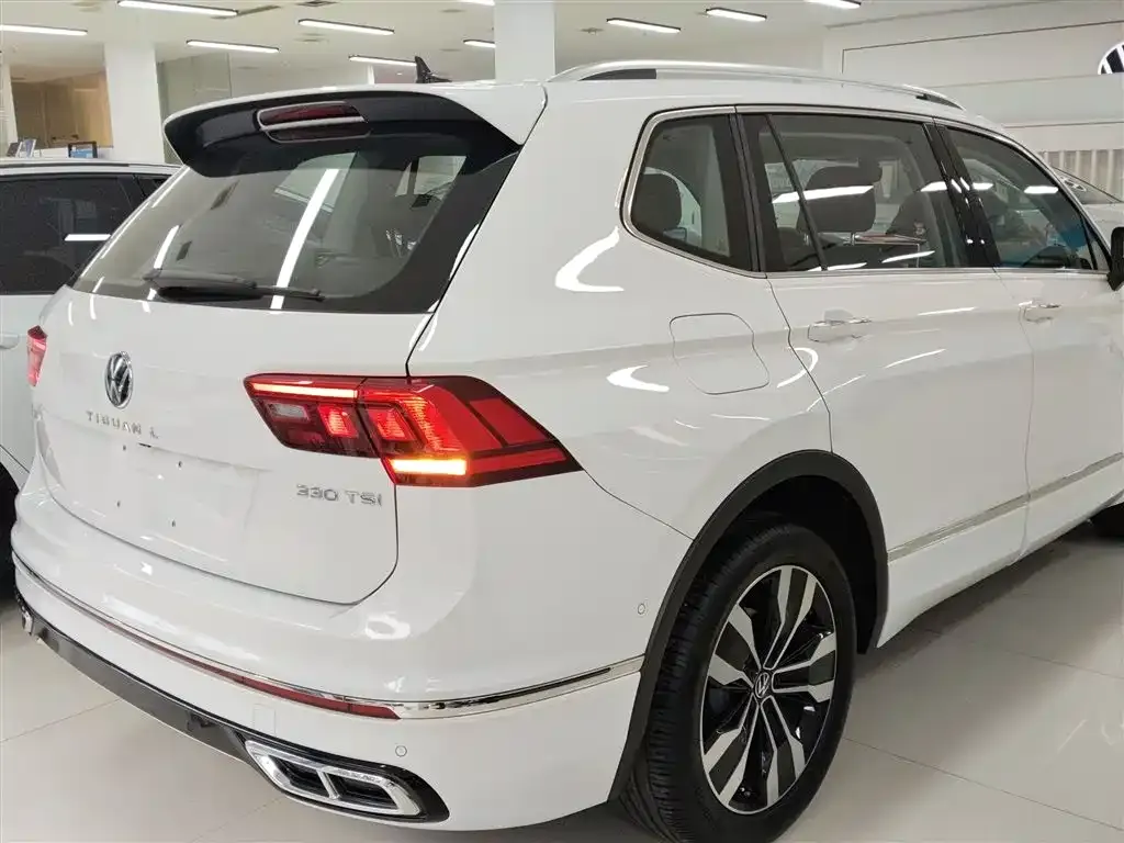 Volkswagen Tiguan L — фото 7