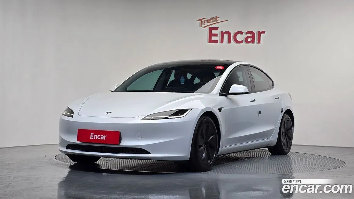 Tesla Model 3 — фото 1