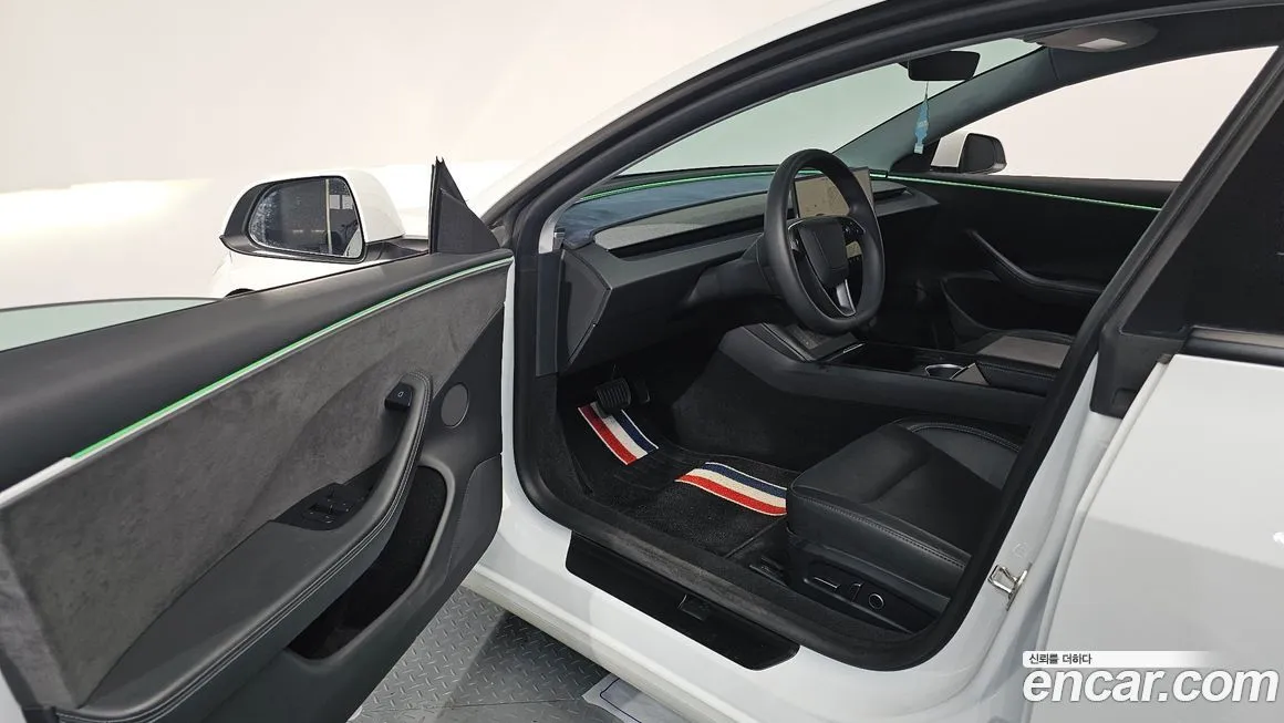 Tesla Model 3 — фото 10