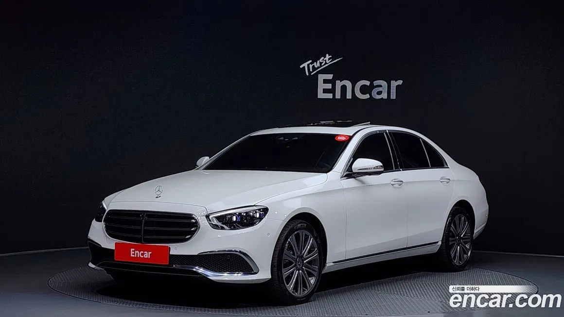 Mercedes-Benz E-Class — фото 1