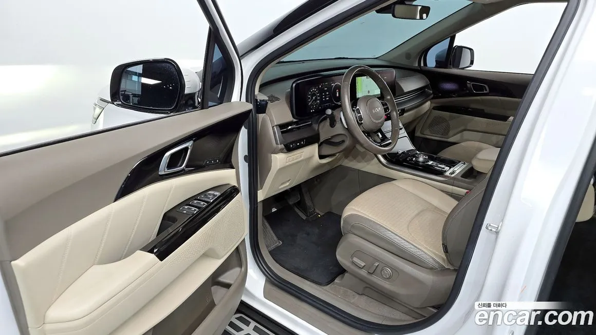 Kia Carnival — фото 10