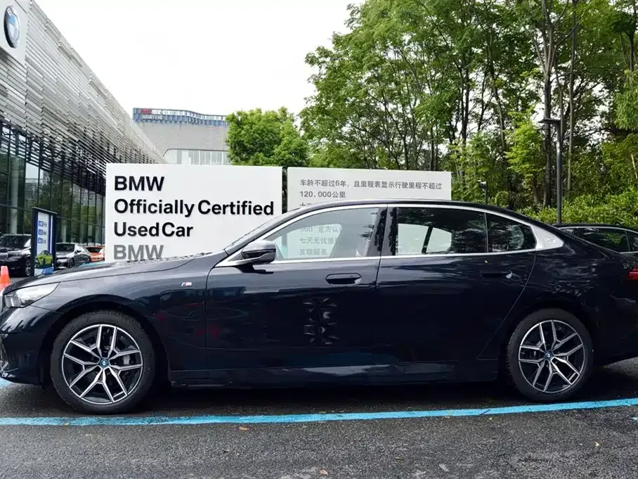 BMW i5 — фото 5