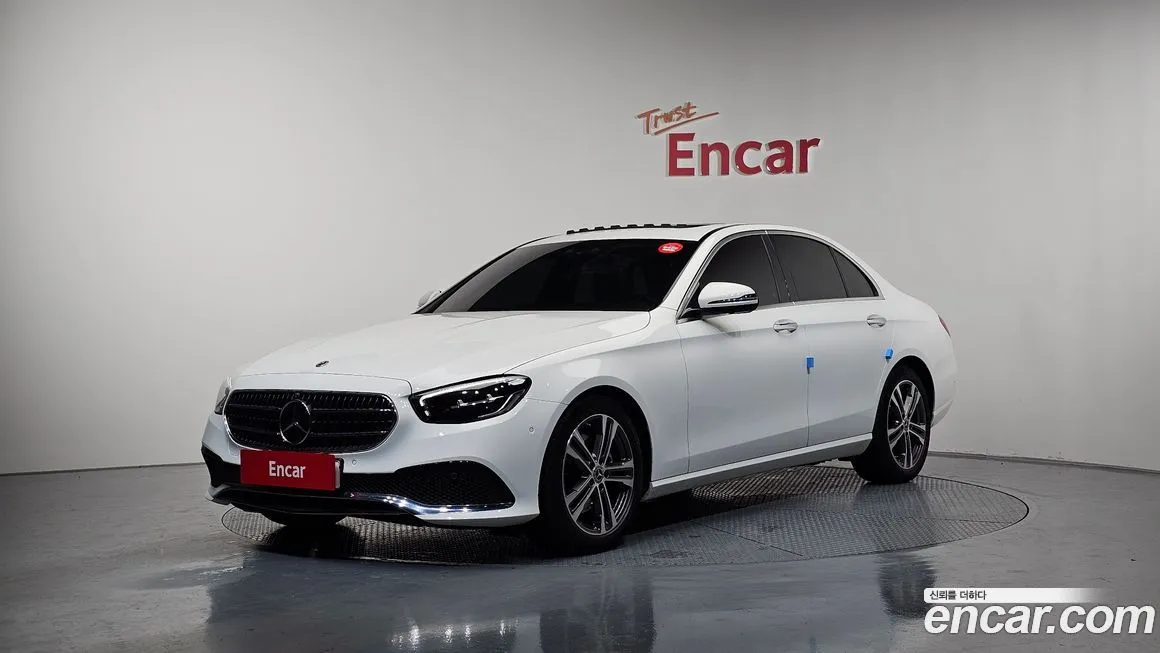Mercedes-Benz E-Class — фото 1
