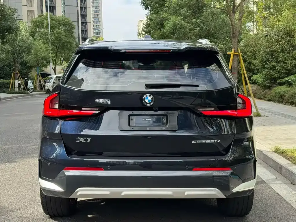 BMW X1 — фото 9