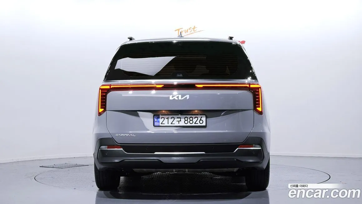 Kia Carnival — фото 4