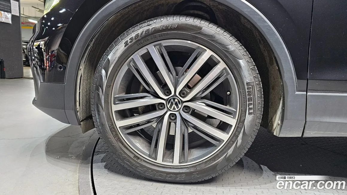 Volkswagen Tiguan — фото 5