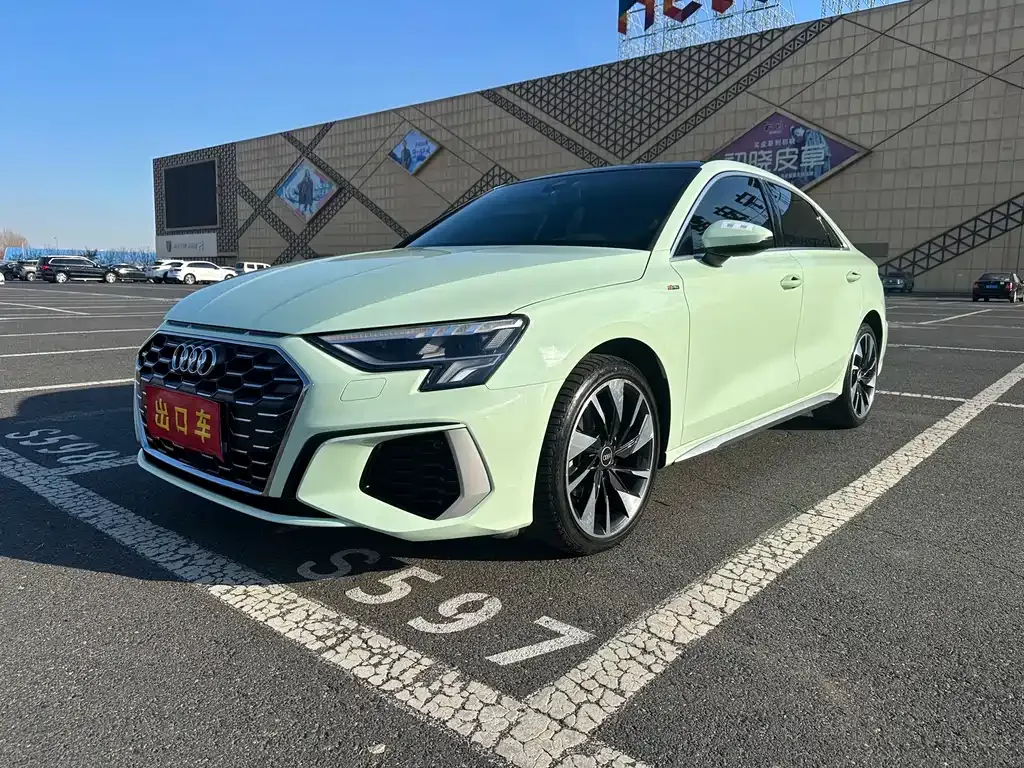 Audi A3 — фото 1