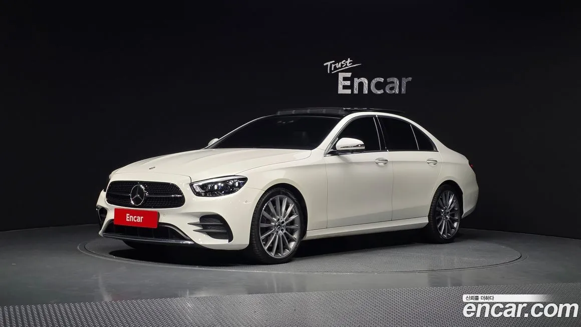 Mercedes-Benz E-Class — фото 1