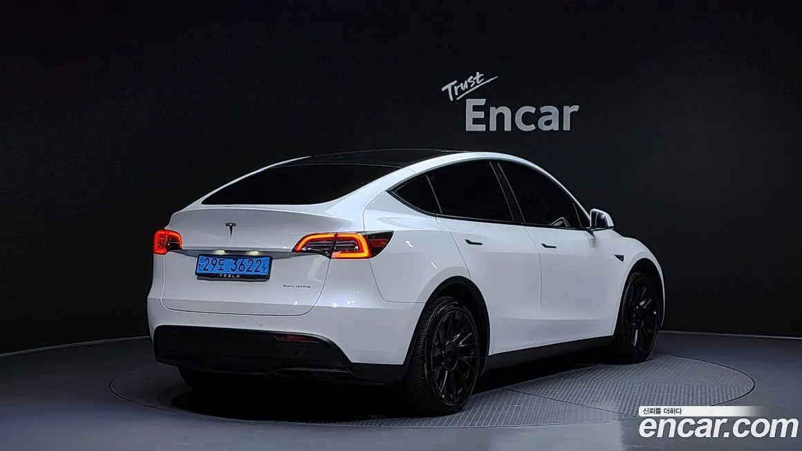 Tesla Model Y — фото 2
