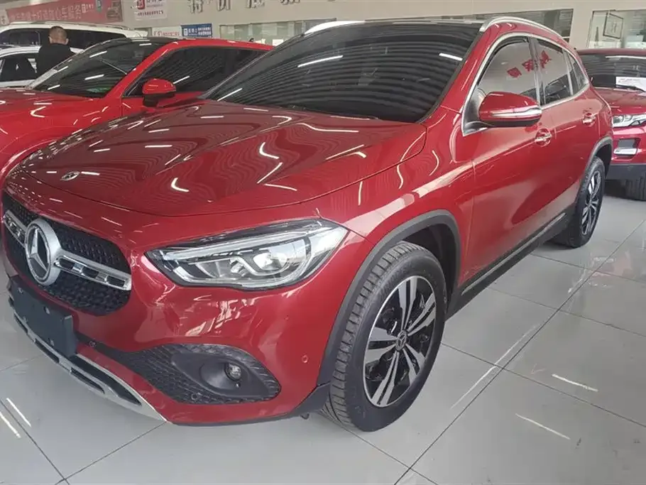 Mercedes-Benz GLA — фото 1