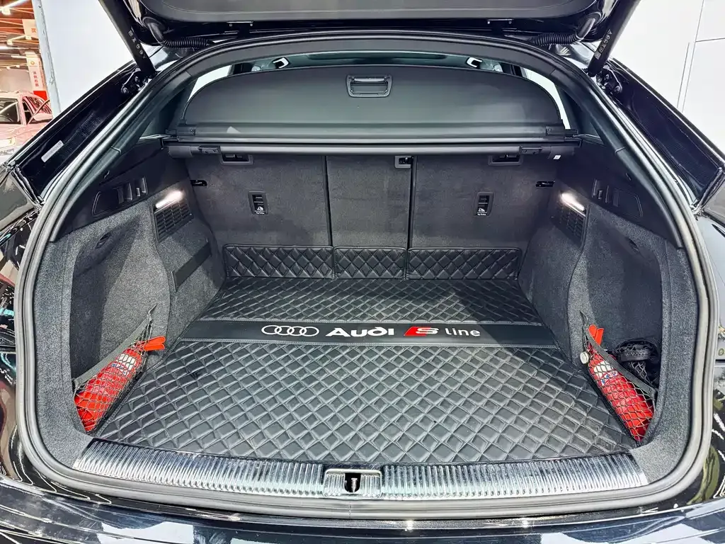 Audi Q5L Sportback — фото 4