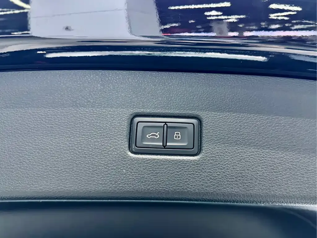 Audi Q5L Sportback — фото 7