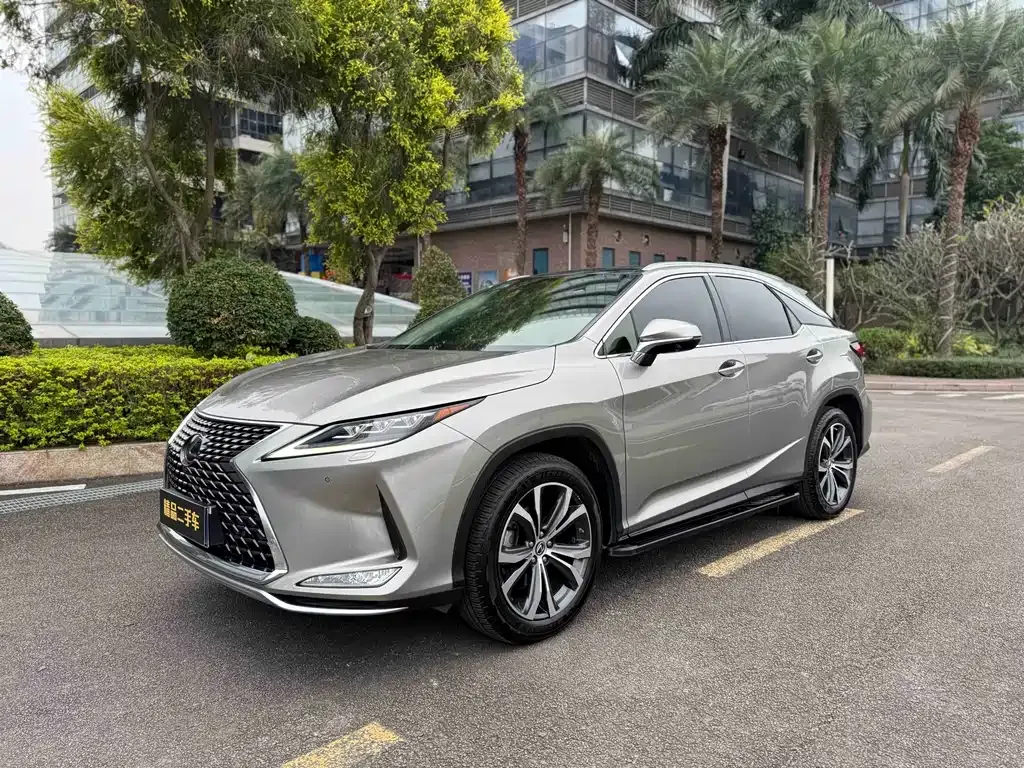 Lexus RX — фото 1