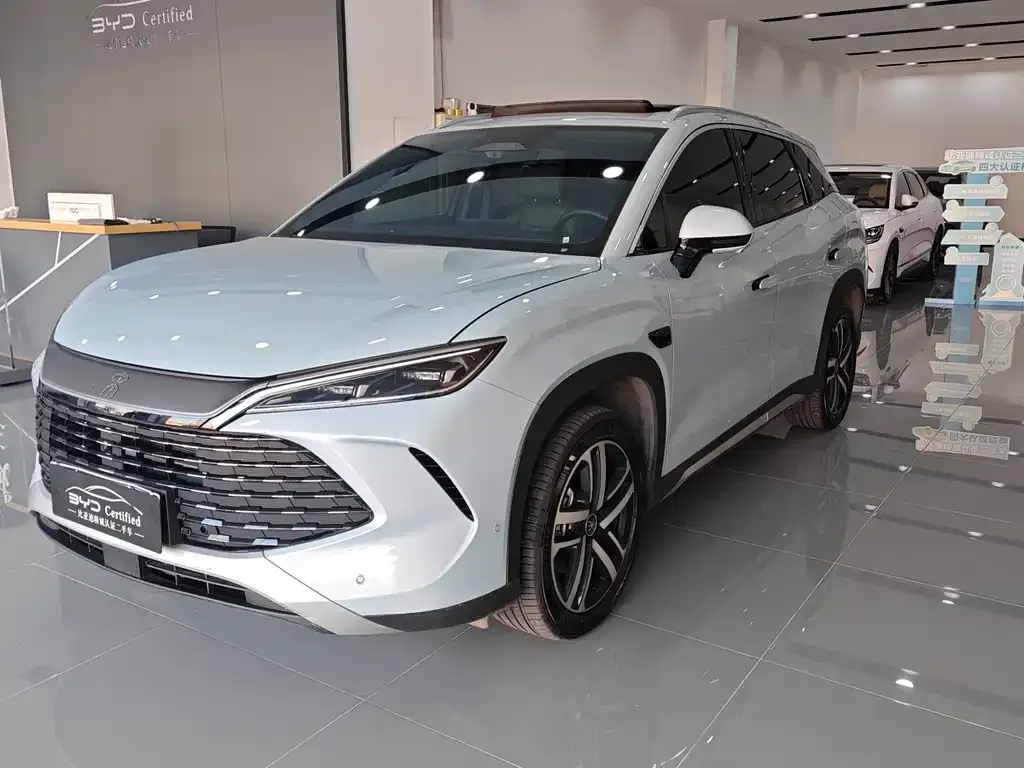 BYD L DM-i — фото 1