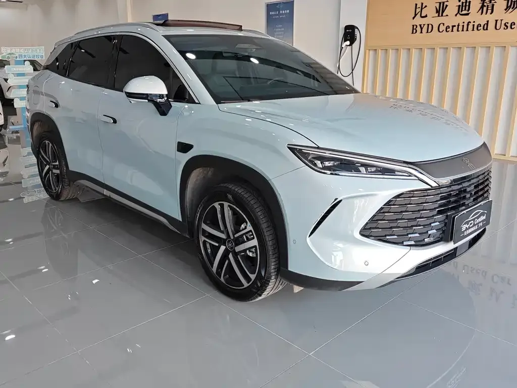 BYD L DM-i — фото 3