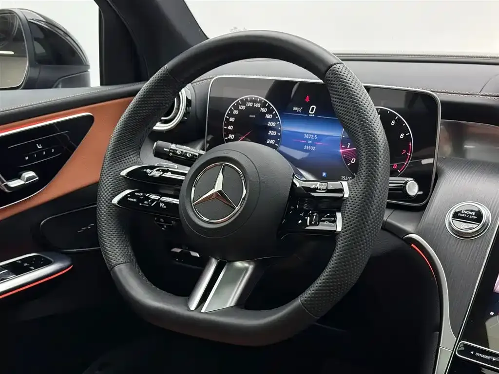 Mercedes-Benz GLC — фото 10