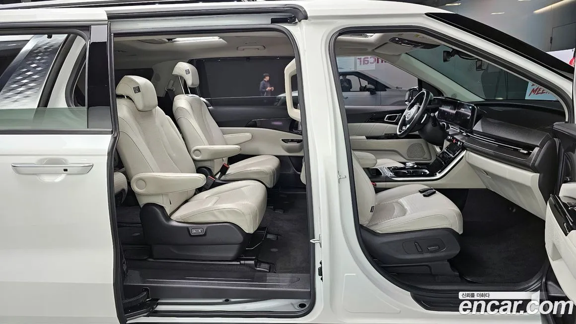 Kia Carnival — фото 10