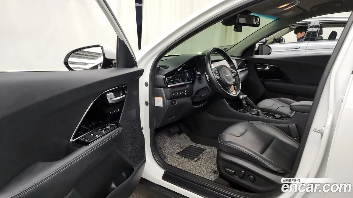 Kia Niro — фото 10