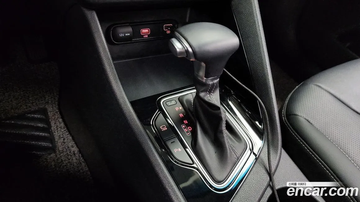 Kia Niro — фото 9