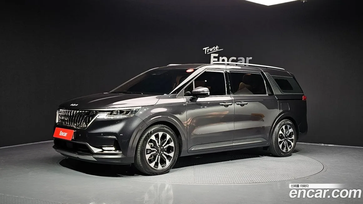 Kia Carnival — фото 1