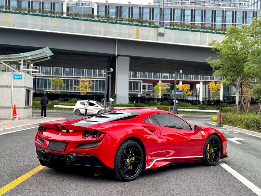 Ferrari F8 — фото 7
