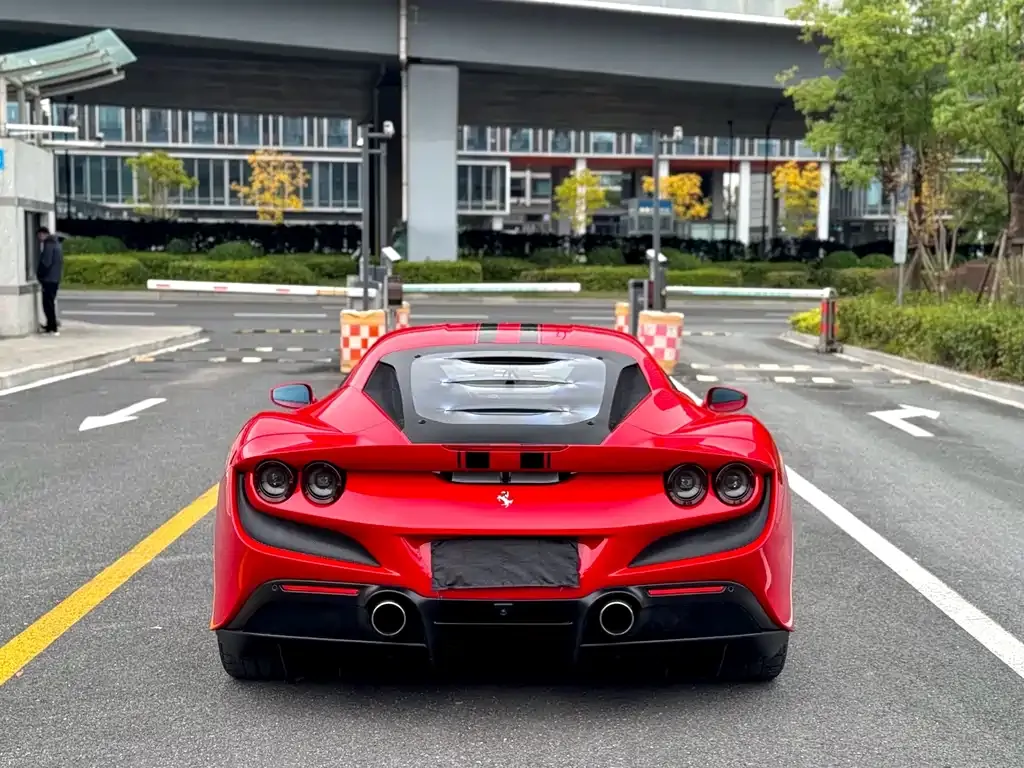 Ferrari F8 — фото 8