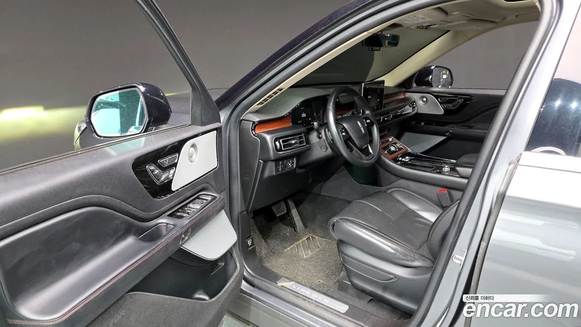 Lincoln Aviator — фото 10