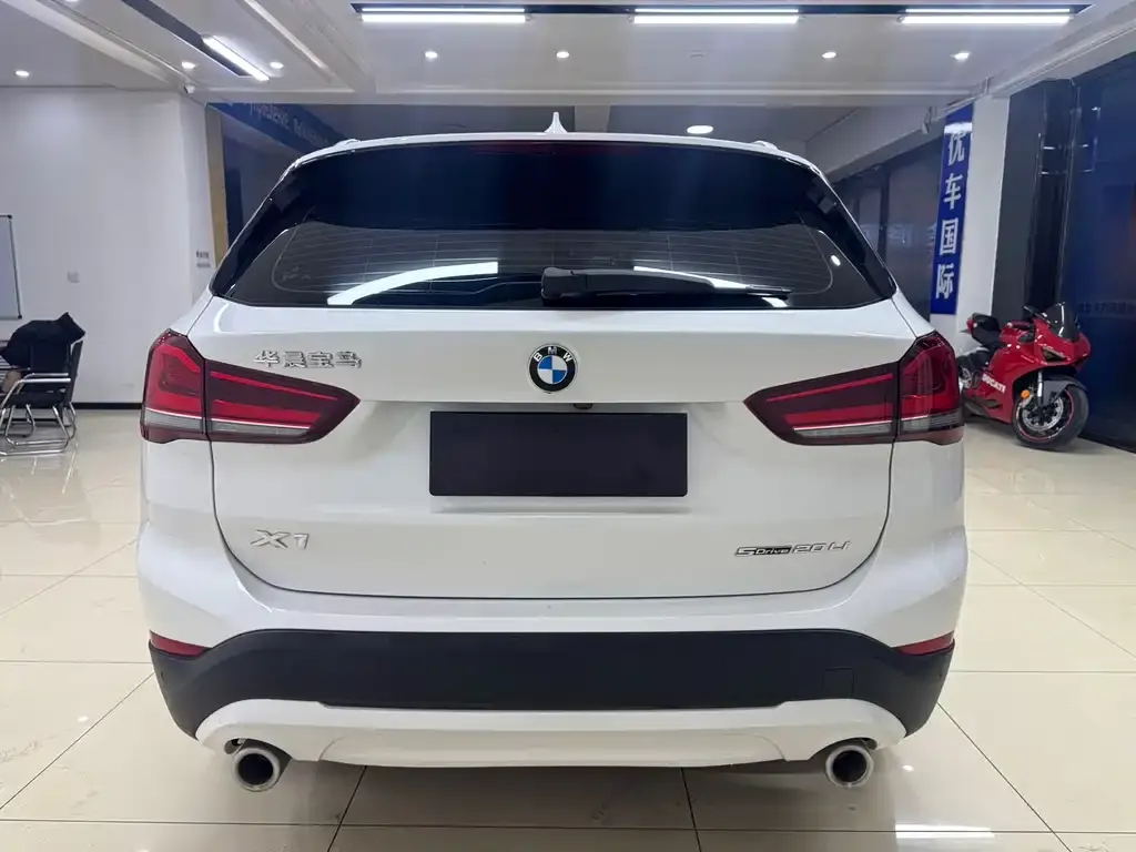 BMW X1 — фото 5