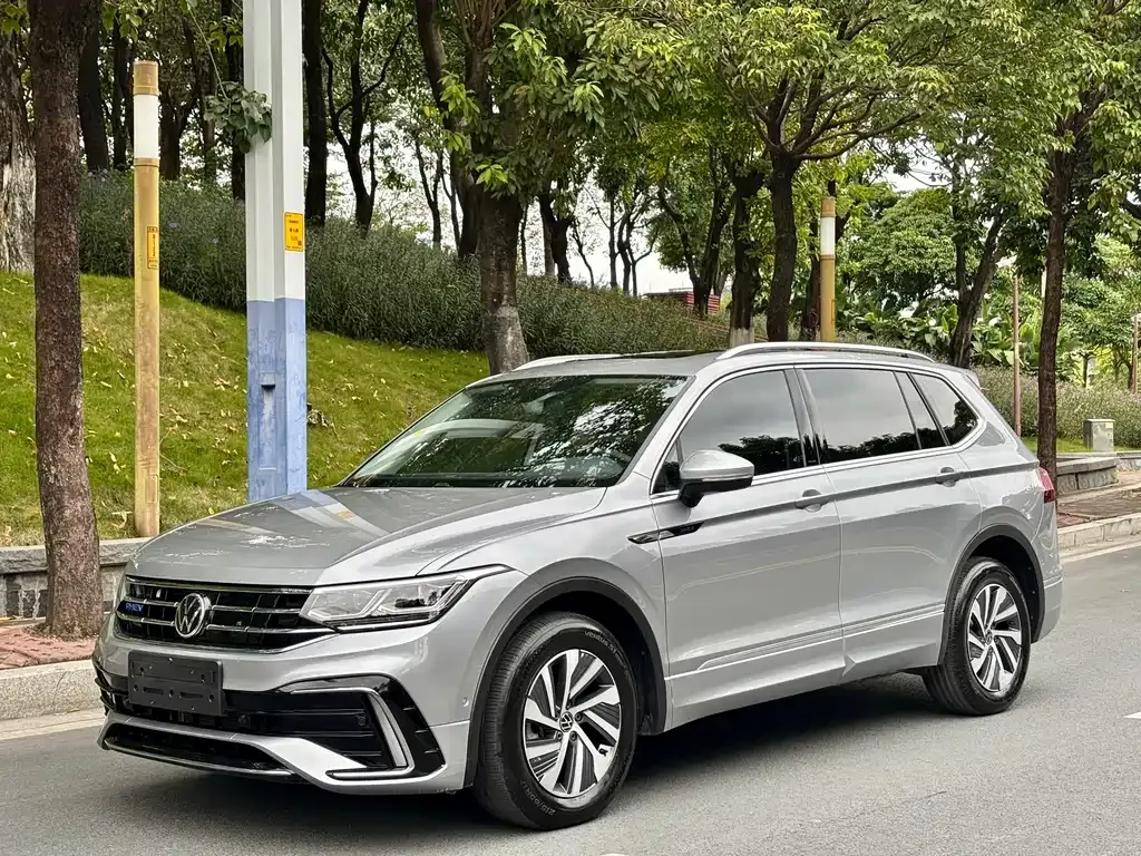 Volkswagen Tiguan L New Energy — фото 1