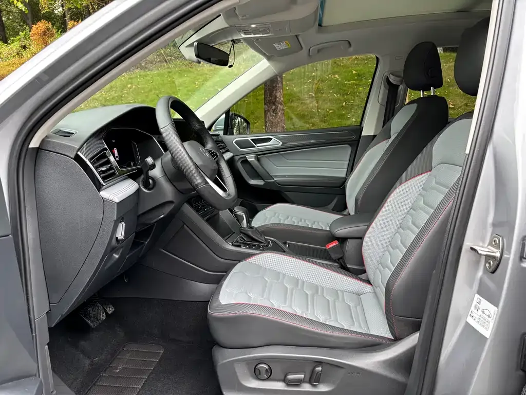 Volkswagen Tiguan L New Energy — фото 7
