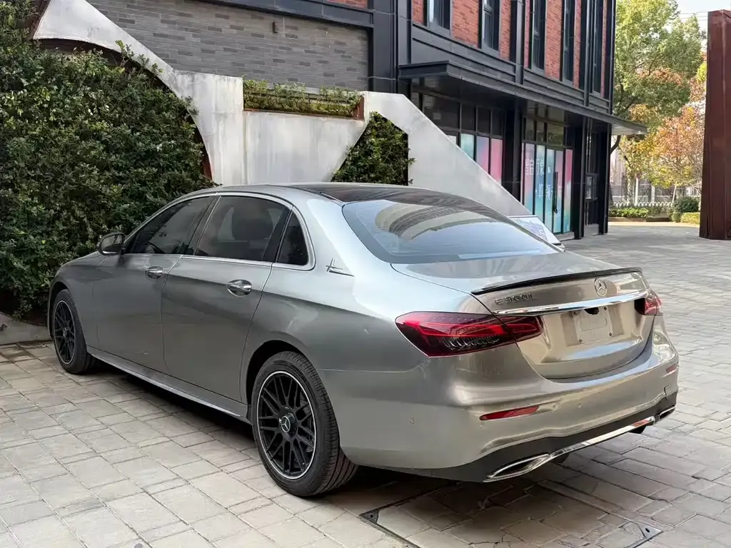 Mercedes-Benz E-Class — фото 10